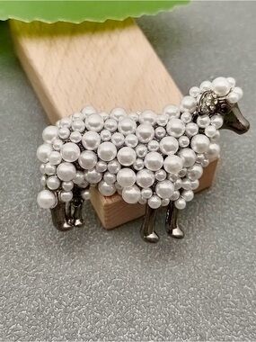 Brooch - Little Bo Sheep